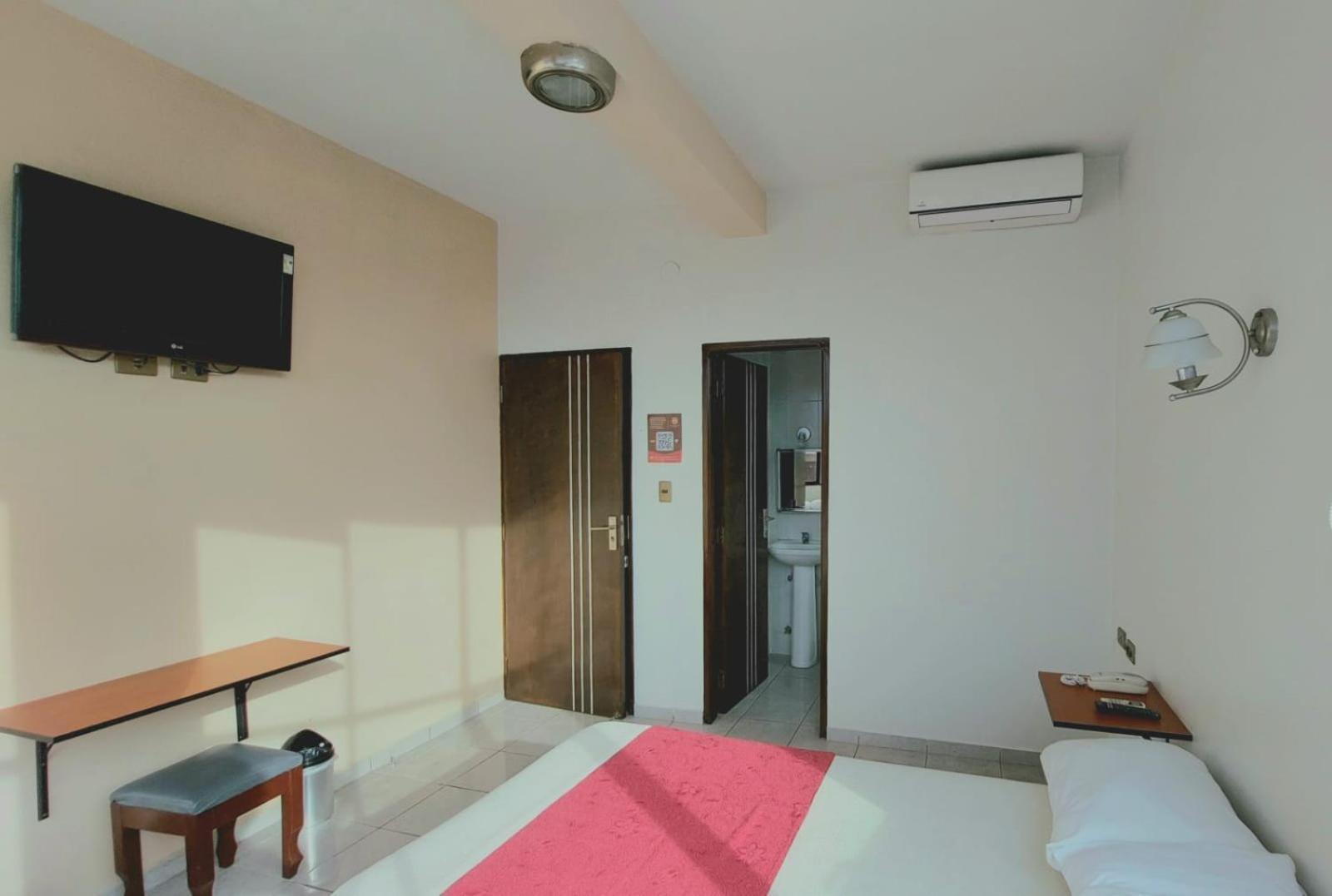 Plaza Center Hotel 3*